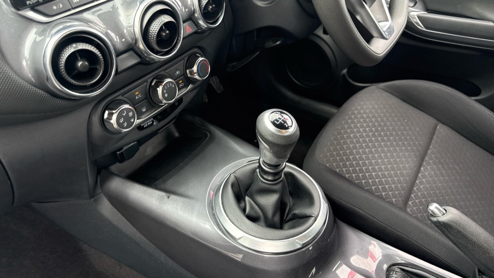Nissan Juke 1.0 DiG-T 114 Acenta 5dr Petrol Hatchback - Image 13