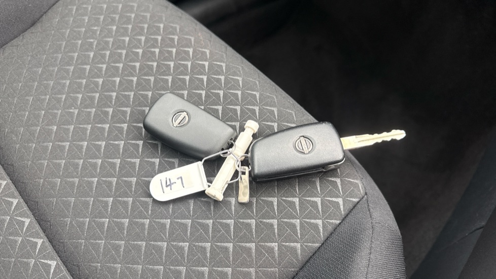 Nissan Juke 1.0 DiG-T 114 Acenta 5dr Petrol Hatchback - Image 20