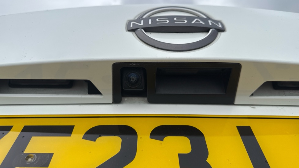 Nissan Juke 1.0 DiG-T 114 Acenta 5dr Petrol Hatchback - Image 25