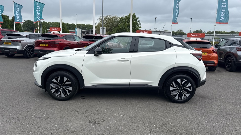 Nissan Juke 1.0 DiG-T 114 Acenta 5dr Petrol Hatchback - Image 27