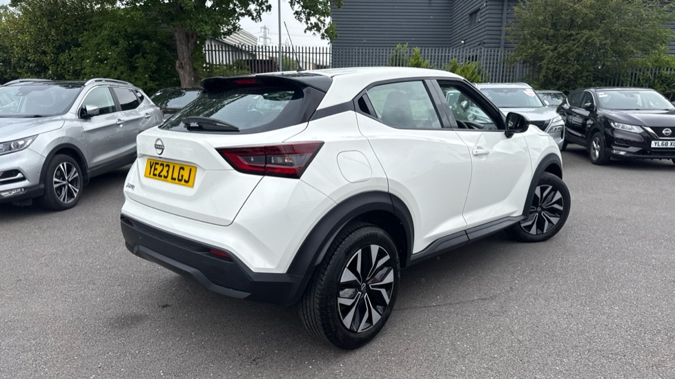 Nissan Juke 1.0 DiG-T 114 Acenta 5dr Petrol Hatchback - Image 30