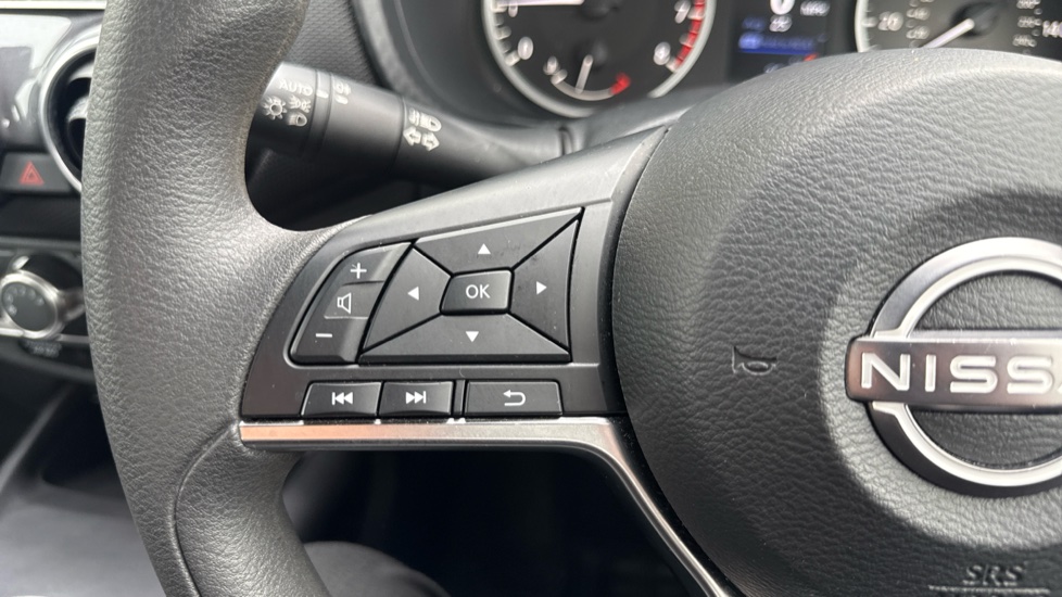 Nissan Juke 1.0 DiG-T 114 Acenta 5dr Petrol Hatchback - Image 38