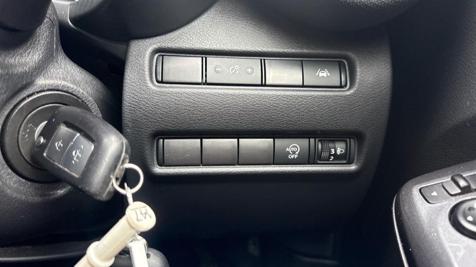 Nissan Juke 1.0 DiG-T 114 Acenta 5dr Petrol Hatchback - Image 43
