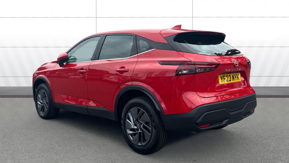 Nissan Qashqai 1.3 DiG-T MH Acenta Premium 5dr Petrol Hatchback - Image 2