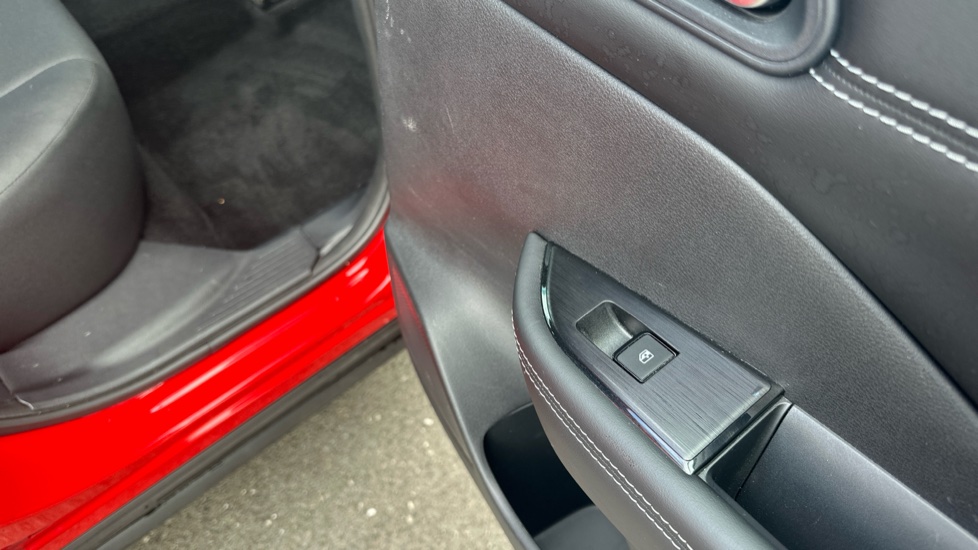 Nissan Qashqai 1.3 DiG-T MH Acenta Premium 5dr Petrol Hatchback - Image 39