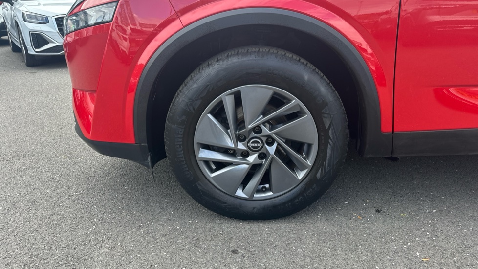 Nissan Qashqai 1.3 DiG-T MH Acenta Premium 5dr Petrol Hatchback - Image 47