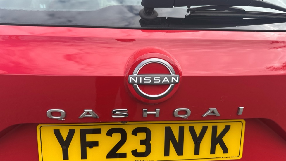 Nissan Qashqai 1.3 DiG-T MH Acenta Premium 5dr Petrol Hatchback - Image 51