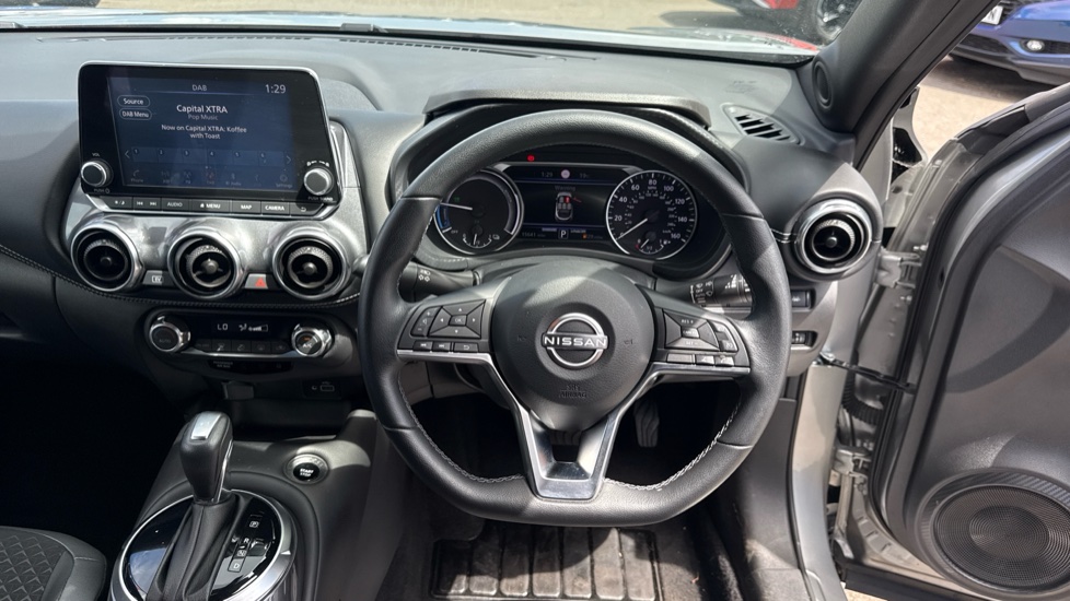 Nissan Juke 1.6 Hybrid N-Connecta 5dr Auto Hybrid Hatchback - Image 10
