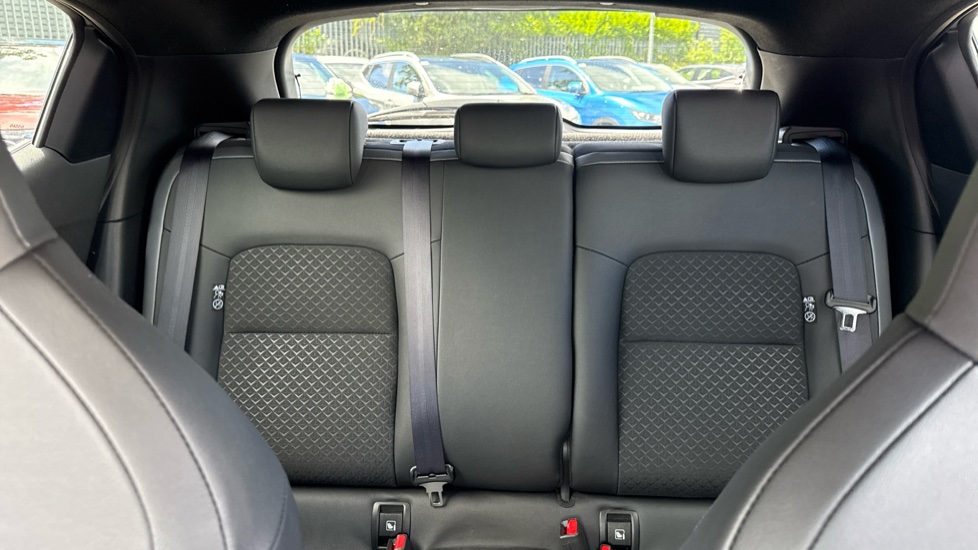 Nissan Juke 1.6 Hybrid N-Connecta 5dr Auto Hybrid Hatchback - Image 15