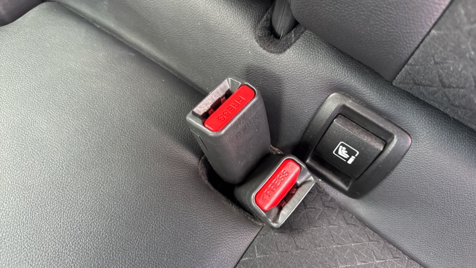 Nissan Juke 1.6 Hybrid N-Connecta 5dr Auto Hybrid Hatchback - Image 17