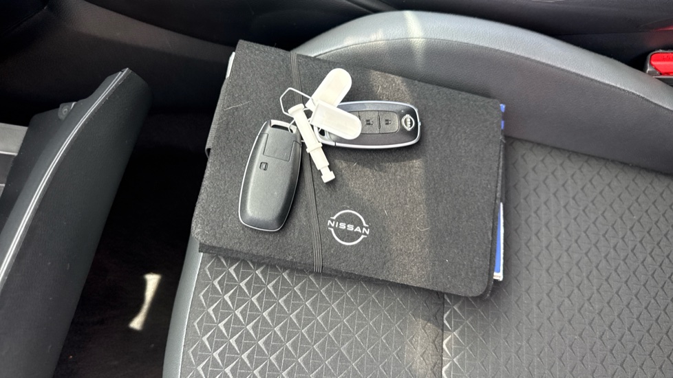 Nissan Juke 1.6 Hybrid N-Connecta 5dr Auto Hybrid Hatchback - Image 19