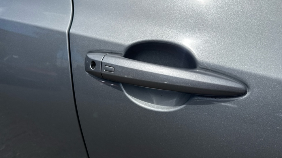 Nissan Juke 1.6 Hybrid N-Connecta 5dr Auto Hybrid Hatchback - Image 22