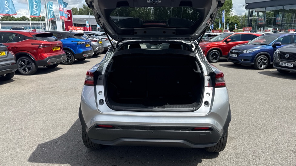 Nissan Juke 1.6 Hybrid N-Connecta 5dr Auto Hybrid Hatchback - Image 24