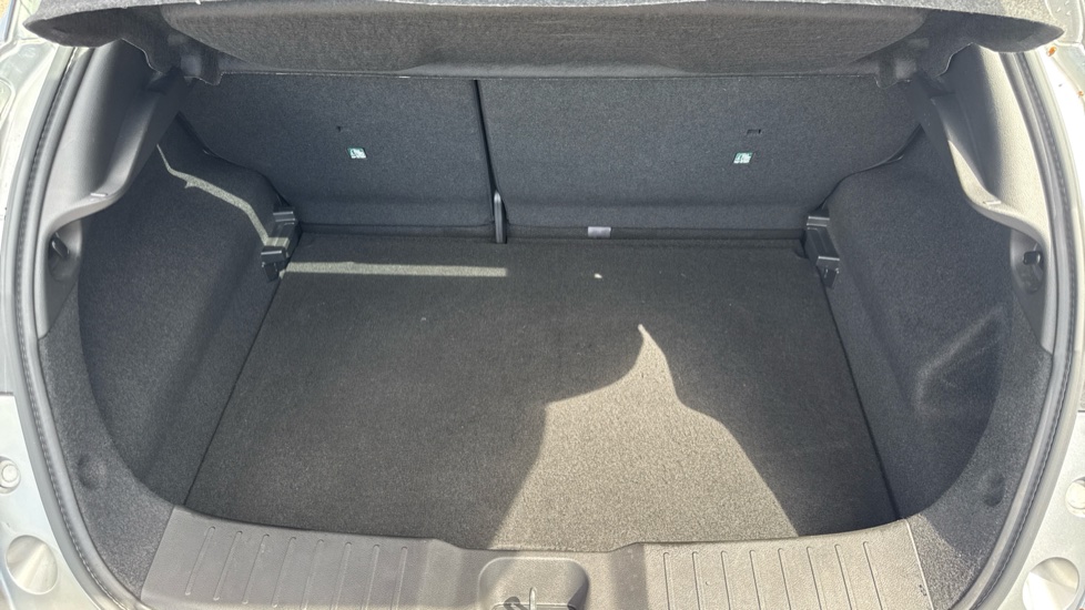 Nissan Juke 1.6 Hybrid N-Connecta 5dr Auto Hybrid Hatchback - Image 25