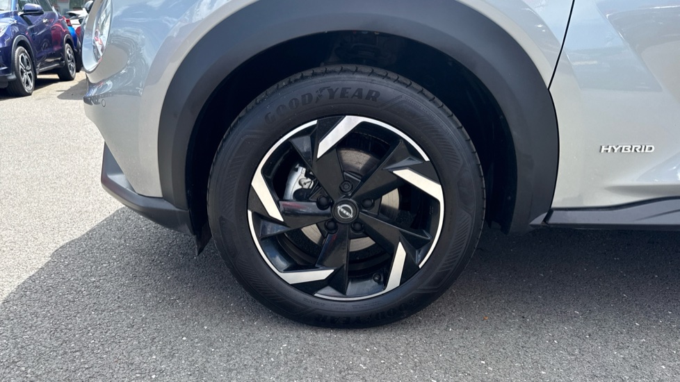 Nissan Juke 1.6 Hybrid N-Connecta 5dr Auto Hybrid Hatchback - Image 29
