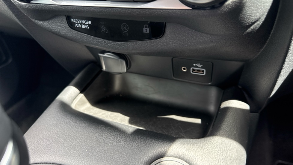 Nissan Juke 1.6 Hybrid N-Connecta 5dr Auto Hybrid Hatchback - Image 44
