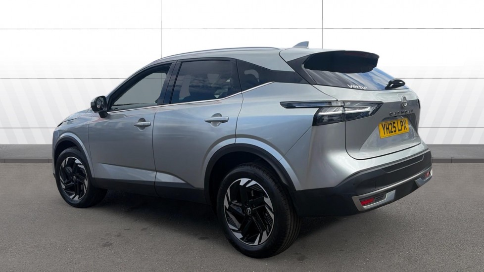 Nissan Qashqai 1.3 DiG-T MH N-Connecta 5dr Petrol Hatchback - Image 2