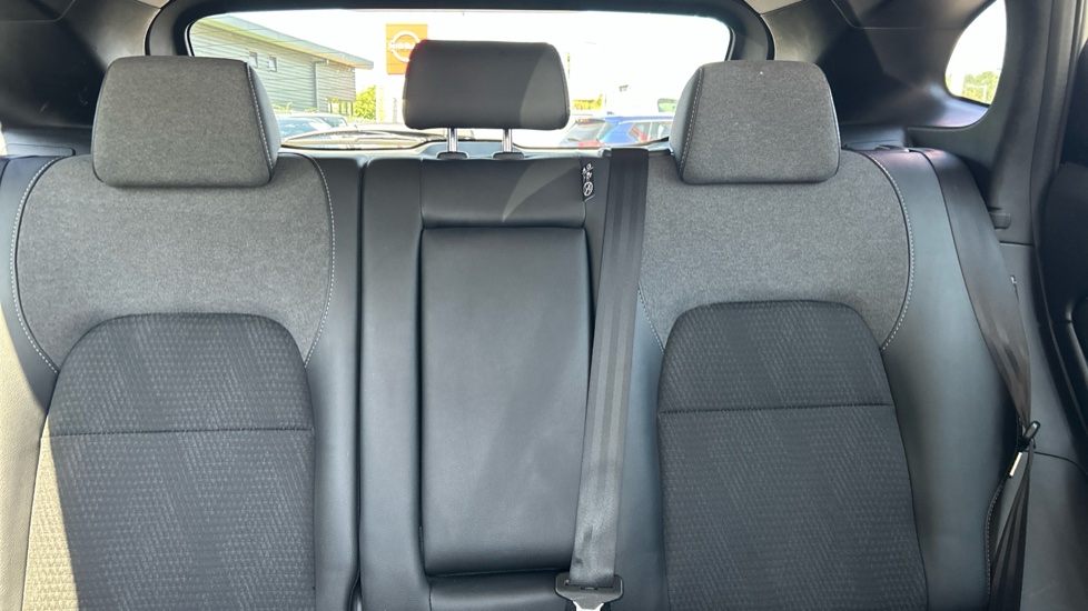 Nissan Qashqai 1.3 DiG-T MH N-Connecta 5dr Petrol Hatchback - Image 15