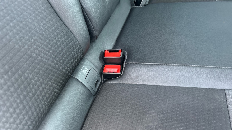 Nissan Qashqai 1.3 DiG-T MH N-Connecta 5dr Petrol Hatchback - Image 17