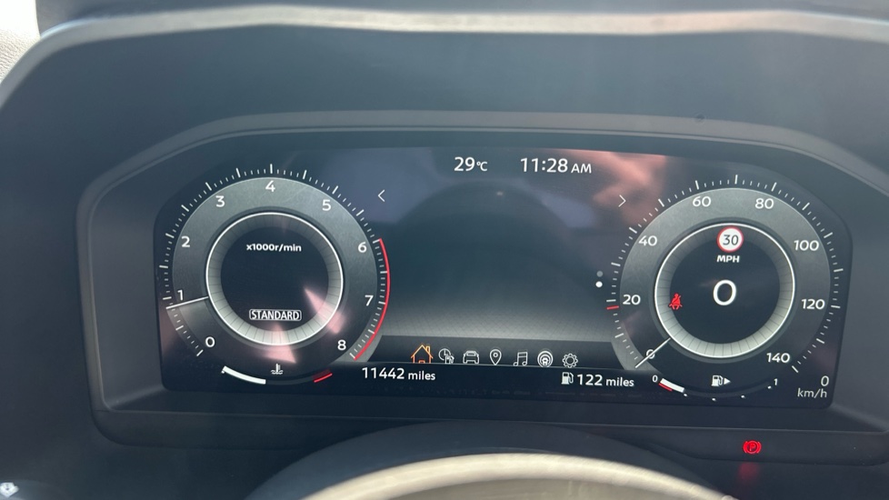 Nissan Qashqai 1.3 DiG-T MH N-Connecta 5dr Petrol Hatchback - Image 18