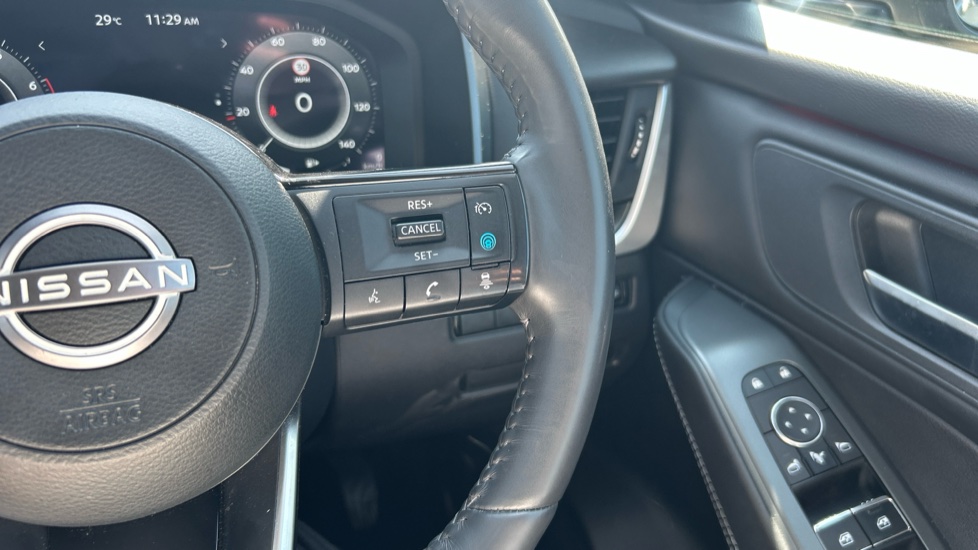 Nissan Qashqai 1.3 DiG-T MH N-Connecta 5dr Petrol Hatchback - Image 39