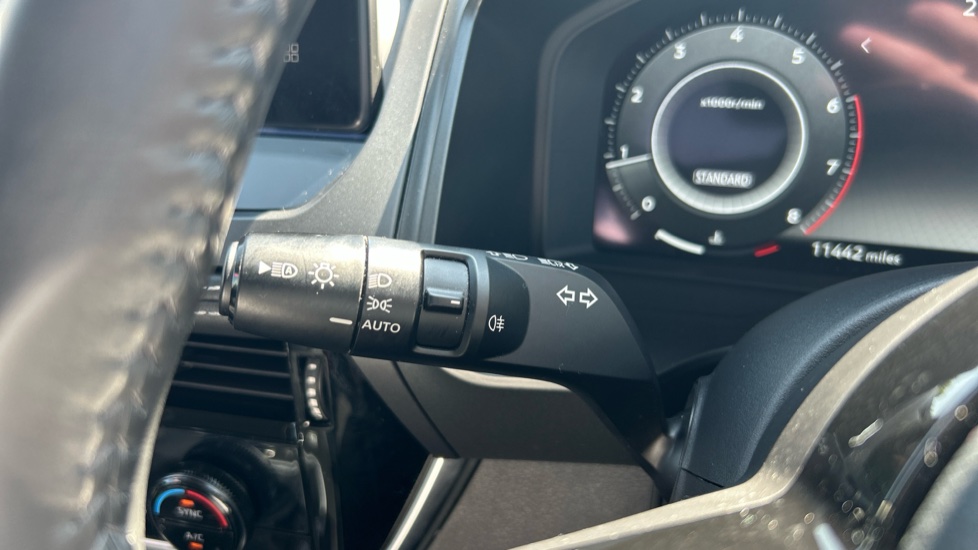 Nissan Qashqai 1.3 DiG-T MH N-Connecta 5dr Petrol Hatchback - Image 42