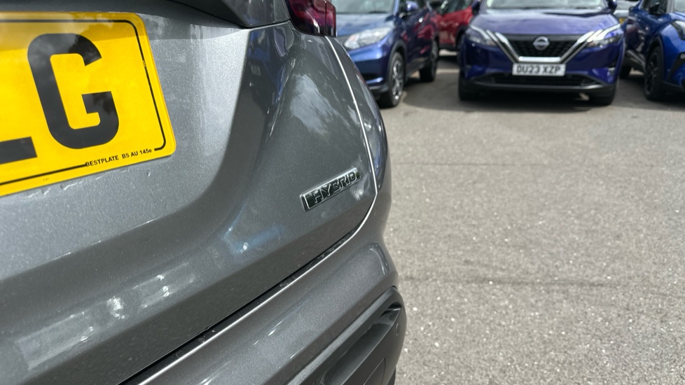 Nissan Juke 1.6 Hybrid N-Connecta 5dr Auto Hybrid Hatchback - Image 8