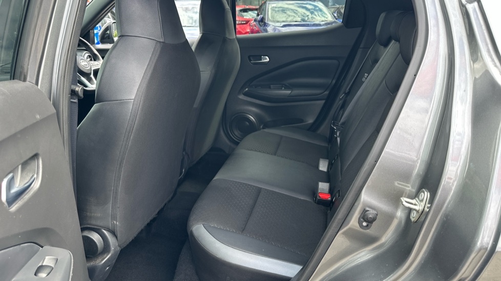 Nissan Juke 1.6 Hybrid N-Connecta 5dr Auto Hybrid Hatchback - Image 16
