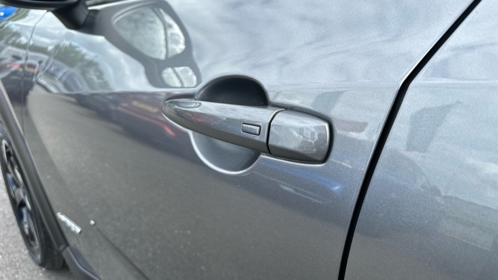 Nissan Juke 1.6 Hybrid N-Connecta 5dr Auto Hybrid Hatchback - Image 20