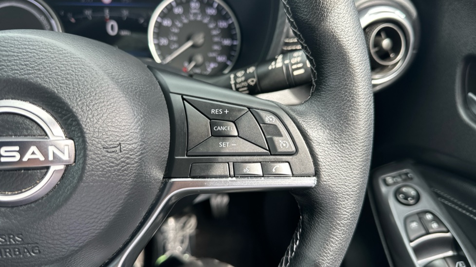 Nissan Juke 1.6 Hybrid N-Connecta 5dr Auto Hybrid Hatchback - Image 22