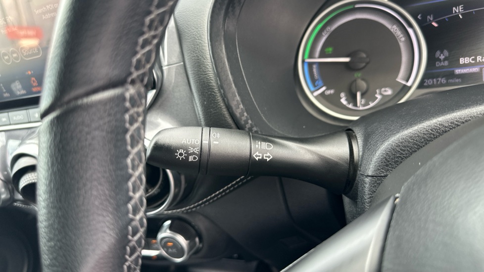 Nissan Juke 1.6 Hybrid N-Connecta 5dr Auto Hybrid Hatchback - Image 23