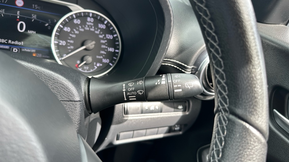 Nissan Juke 1.6 Hybrid N-Connecta 5dr Auto Hybrid Hatchback - Image 24