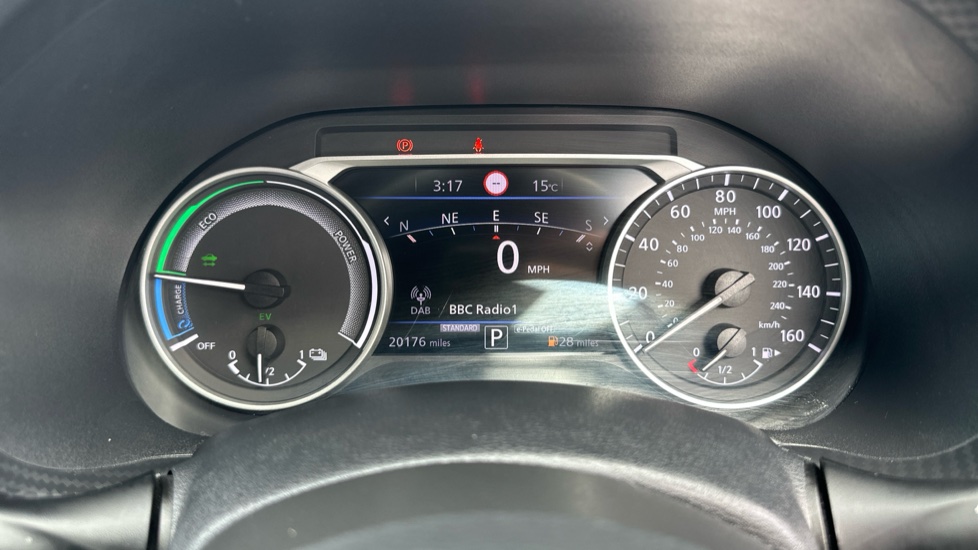 Nissan Juke 1.6 Hybrid N-Connecta 5dr Auto Hybrid Hatchback - Image 26