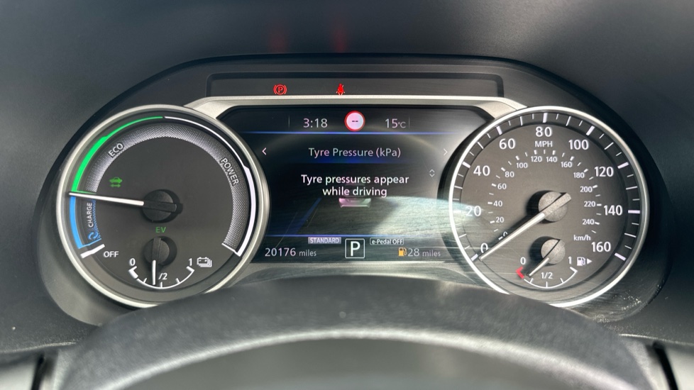 Nissan Juke 1.6 Hybrid N-Connecta 5dr Auto Hybrid Hatchback - Image 28
