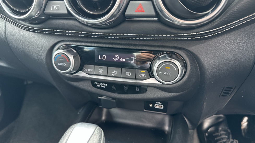 Nissan Juke 1.6 Hybrid N-Connecta 5dr Auto Hybrid Hatchback - Image 35