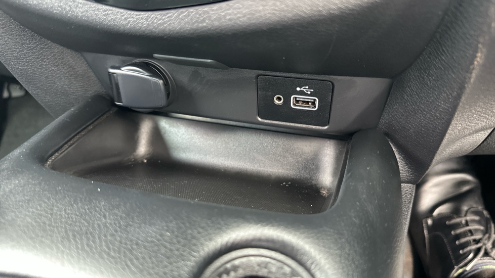 Nissan Juke 1.6 Hybrid N-Connecta 5dr Auto Hybrid Hatchback - Image 36