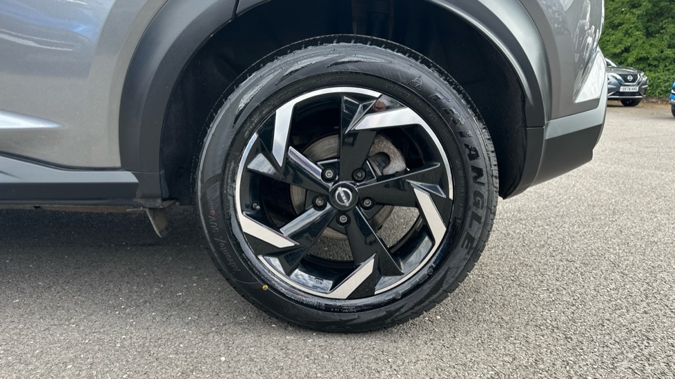 Nissan Juke 1.6 Hybrid N-Connecta 5dr Auto Hybrid Hatchback - Image 42