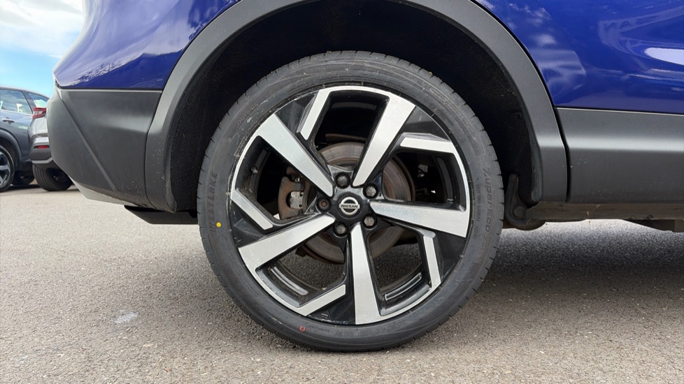 Nissan Qashqai 1.5 dCi 115 Tekna 5dr Diesel Hatchback - Image 7