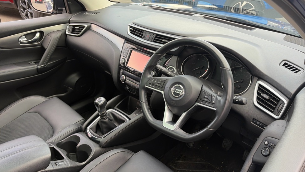 Nissan Qashqai 1.5 dCi 115 Tekna 5dr Diesel Hatchback - Image 11