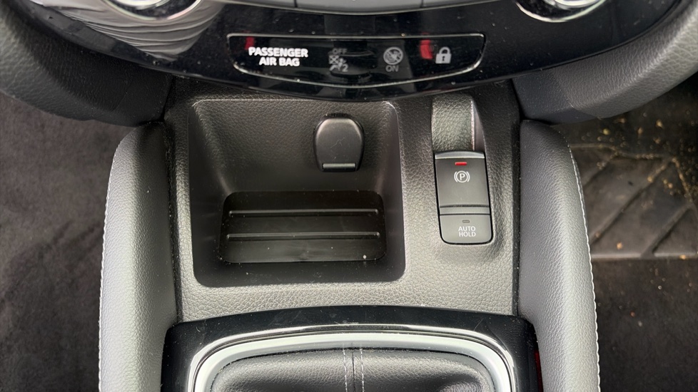 Nissan Qashqai 1.5 dCi 115 Tekna 5dr Diesel Hatchback - Image 29