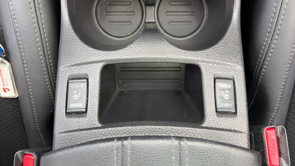 Nissan Qashqai 1.5 dCi 115 Tekna 5dr Diesel Hatchback - Image 30