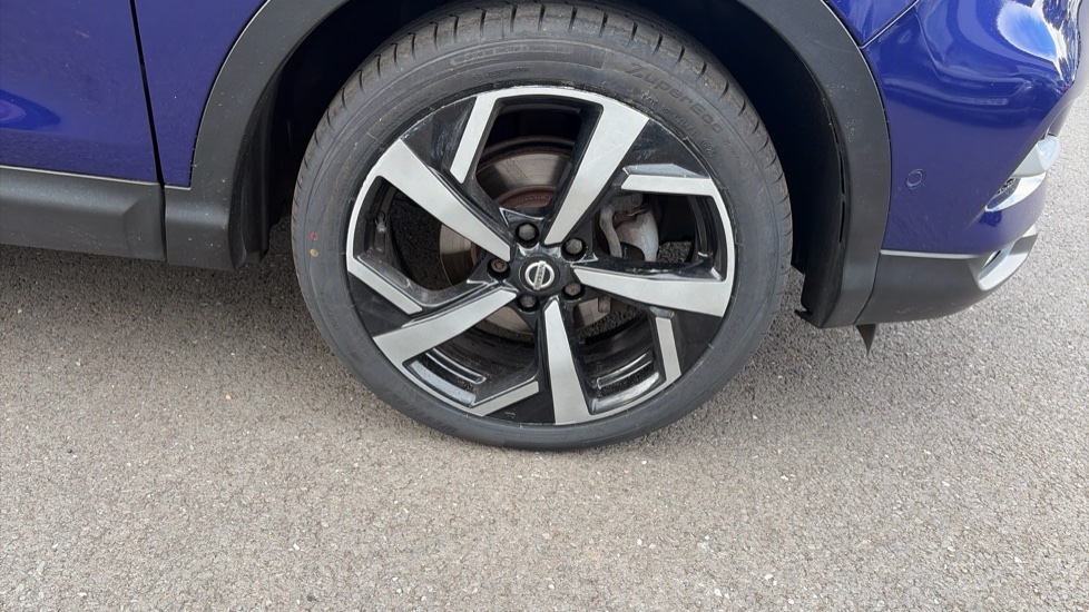 Nissan Qashqai 1.5 dCi 115 Tekna 5dr Diesel Hatchback - Image 35