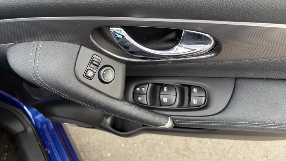 Nissan Qashqai 1.5 dCi 115 Tekna 5dr Diesel Hatchback - Image 37