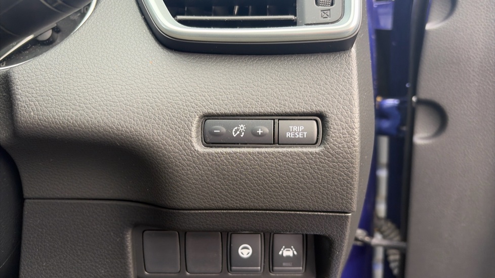 Nissan Qashqai 1.5 dCi 115 Tekna 5dr Diesel Hatchback - Image 38
