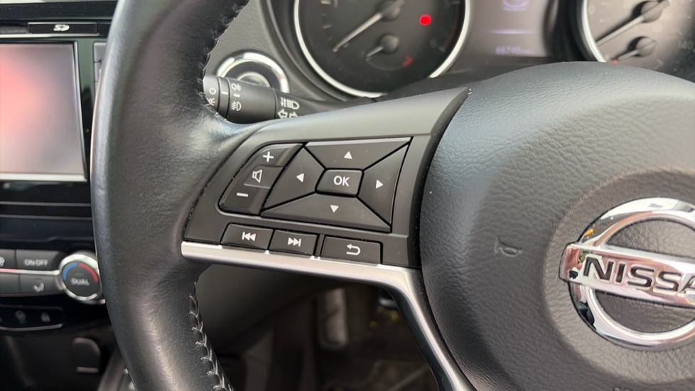 Nissan Qashqai 1.5 dCi 115 Tekna 5dr Diesel Hatchback - Image 44