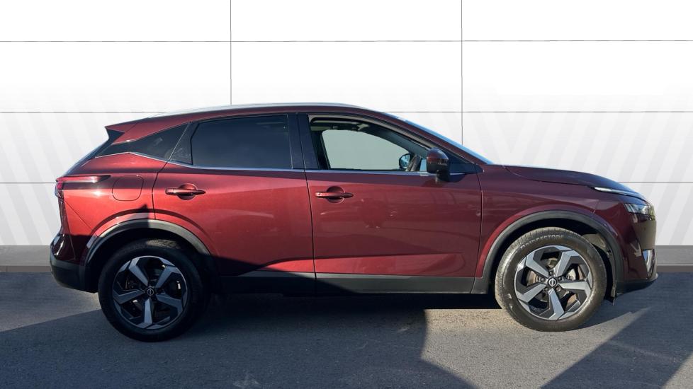 Nissan Qashqai 1.3 DiG-T MH 158 N-Connecta 5dr Xtronic Petrol Hatchback - Image 5