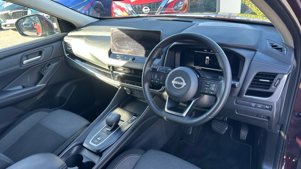 Nissan Qashqai 1.3 DiG-T MH 158 N-Connecta 5dr Xtronic Petrol Hatchback - Image 11