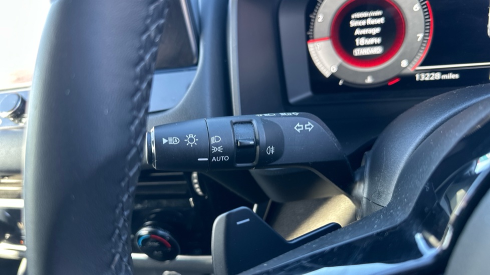 Nissan Qashqai 1.3 DiG-T MH 158 N-Connecta 5dr Xtronic Petrol Hatchback - Image 23