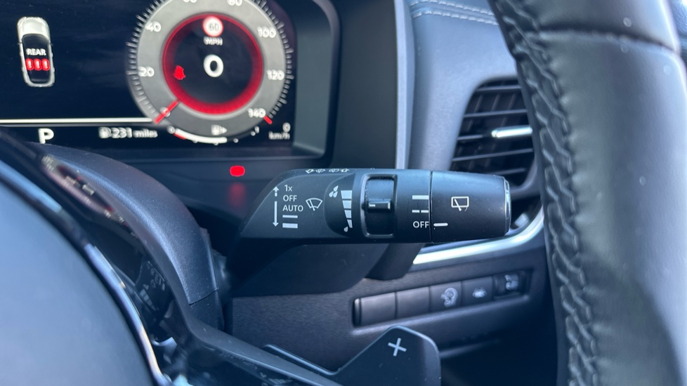 Nissan Qashqai 1.3 DiG-T MH 158 N-Connecta 5dr Xtronic Petrol Hatchback - Image 24