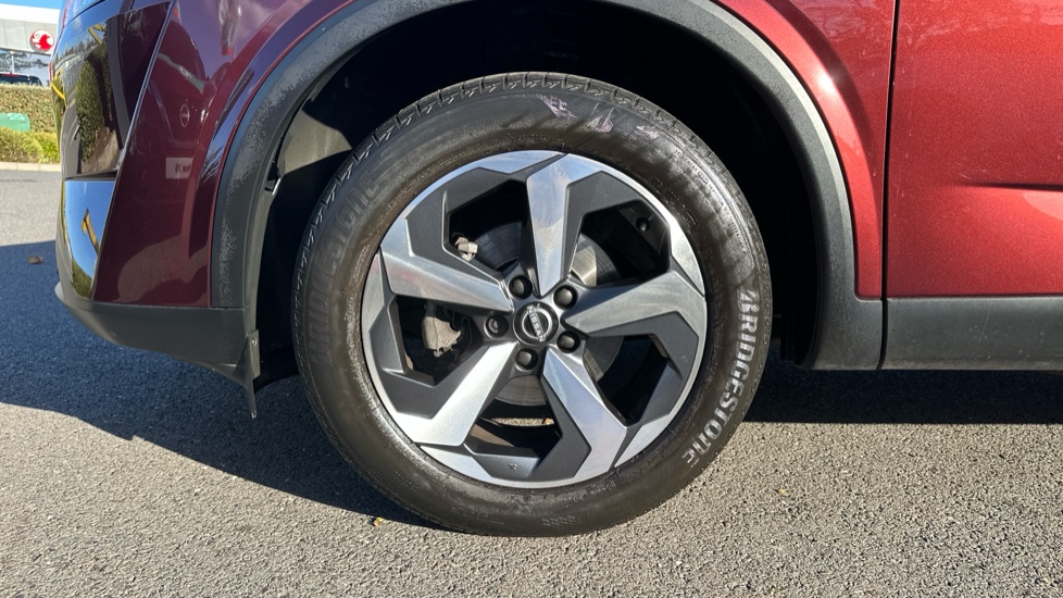 Nissan Qashqai 1.3 DiG-T MH 158 N-Connecta 5dr Xtronic Petrol Hatchback - Image 49
